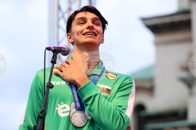 Локомотив Новосибирск със Симеон Николов се наложи над Оренбург