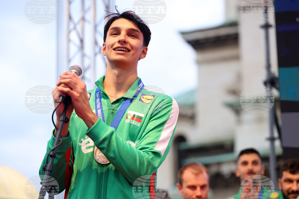 Националът Симеон Николов и Локомотив Новосибирск допуснаха трета загуба в руското волейболно първенство