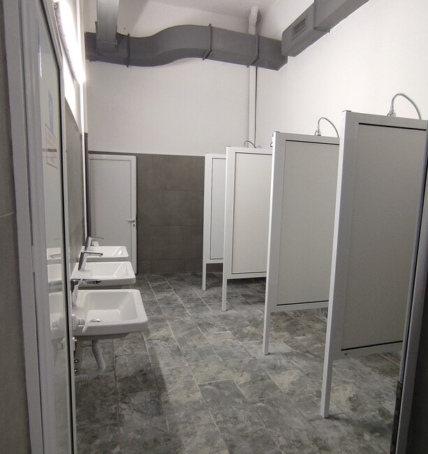 Общинският плувен басейн в Сливен е вече отворен за посетители