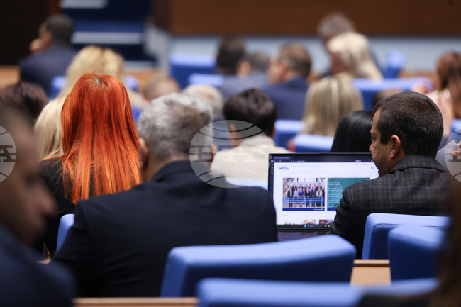 Парламентът ще обсъди днес на първо четене изменения в Закона за държавния бюджет