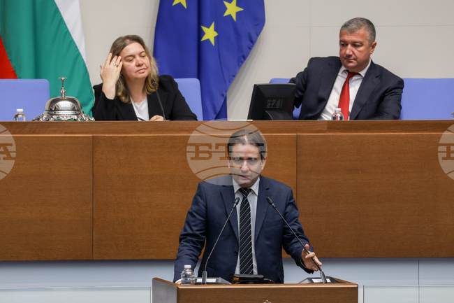 България е изправена пред съдбоносен избор – право или произвол, правов ред или Пеевски, заявиха в декларация от ПП-ДБ