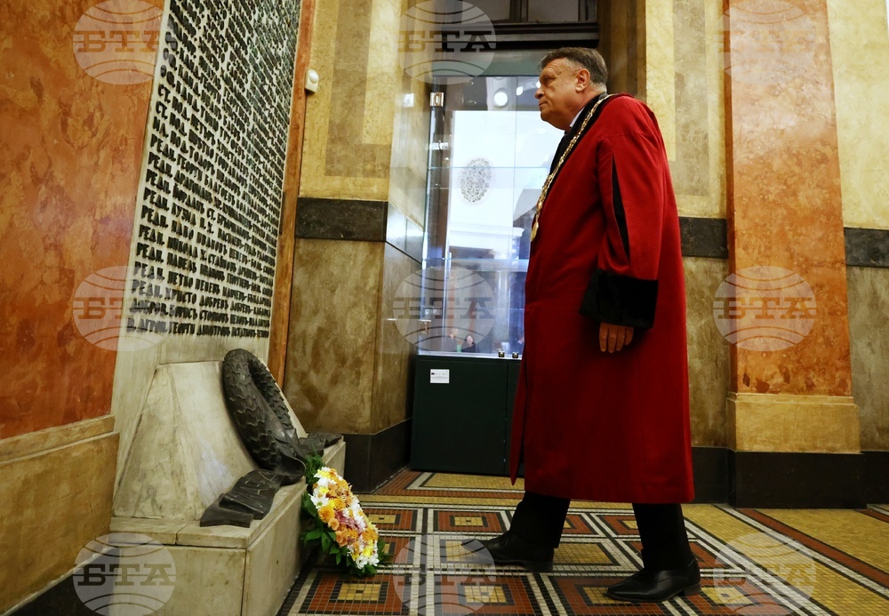 Предстои ремонт на сградата на Ректората на СУ, каза ректорът проф. Георги Вълчев