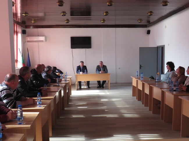 Областна администрация Шумен: Областният управител проф. Христо Христов на посещение в община Велики Преслав 