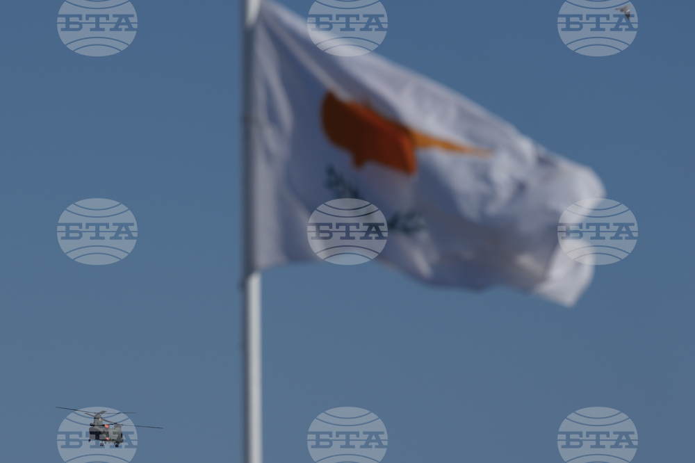 Президентът на кипърския Кармиотиса Ставрос Димостенус бе застрелян пред дома си в Лимасол