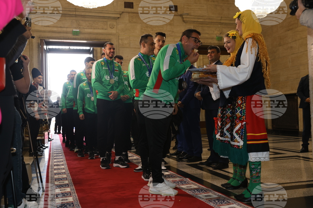 Народно събрание - волейболисти - награждаване