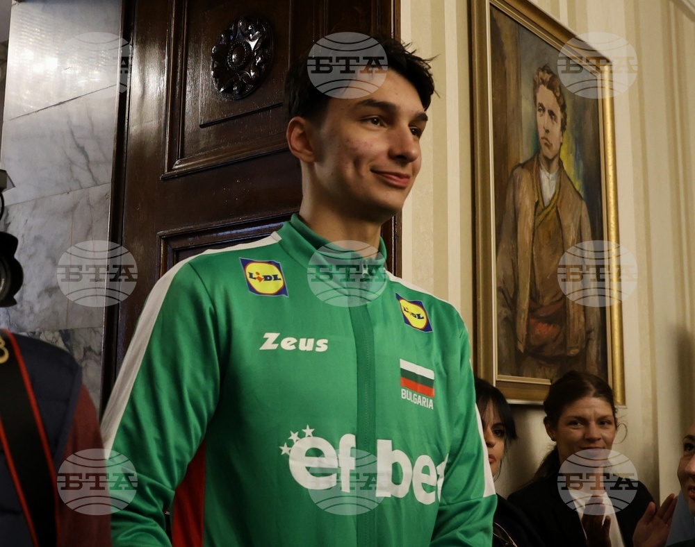 Локомотив Новосибирск и Симеон Николов постигнаха трета поредна победи в руския волейболен шампионат