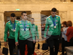 Народно събрание - волейболисти - награждаване