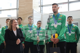 Народно събрание - волейболисти - награждаване