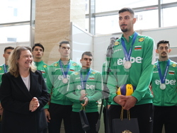 Народно събрание - волейболисти - награждаване