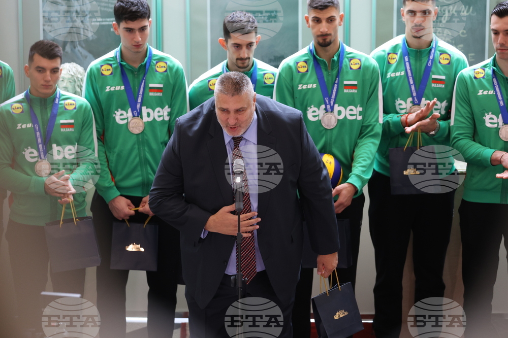 Народно събрание - волейболисти - награждаване