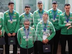 Народно събрание - волейболисти - награждаване