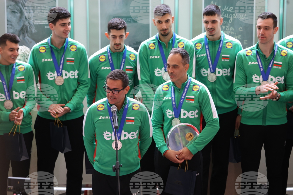 Народно събрание - волейболисти - награждаване