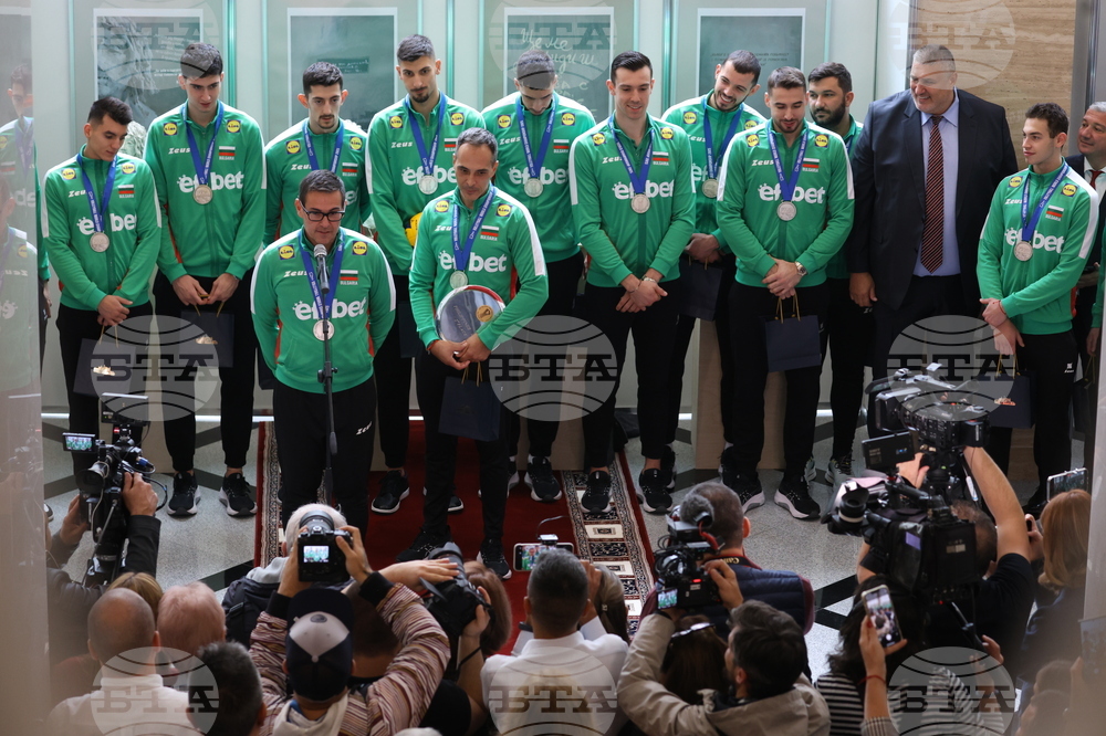 Народно събрание - волейболисти - награждаване