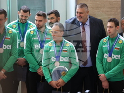 Народно събрание - волейболисти - награждаване