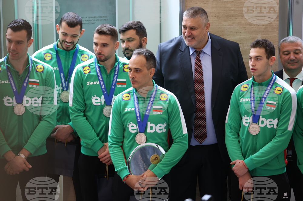 Народно събрание - волейболисти - награждаване