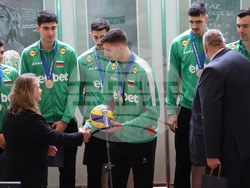 Народно събрание - волейболисти - награждаване