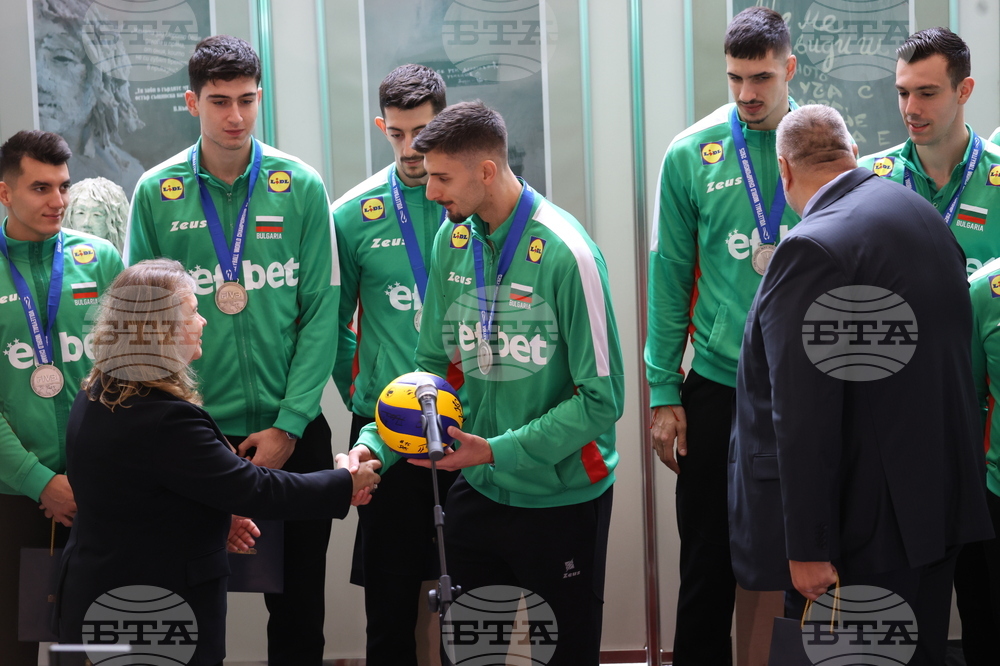 Народно събрание - волейболисти - награждаване