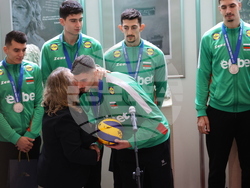 Народно събрание - волейболисти - награждаване