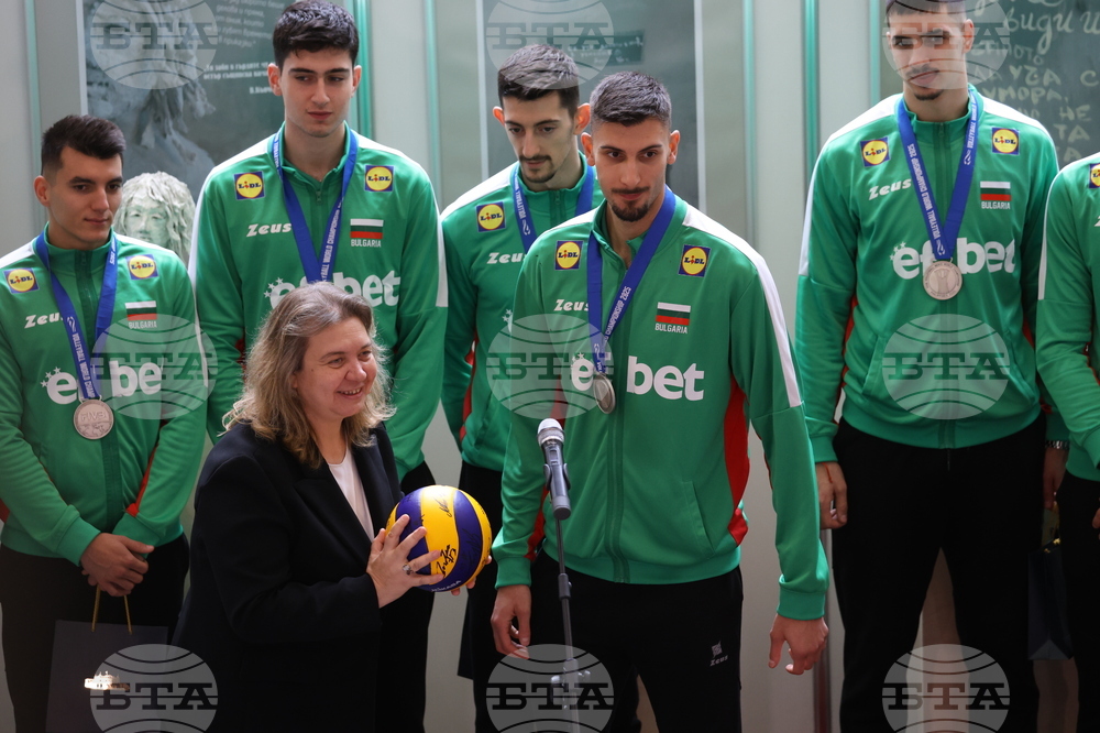 Народно събрание - волейболисти - награждаване