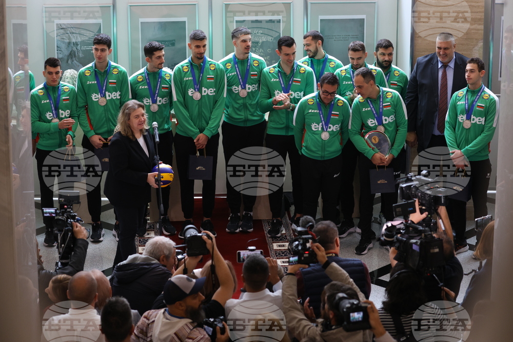 Народно събрание - волейболисти - награждаване