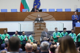 Народно събрание - волейболисти - награждаване