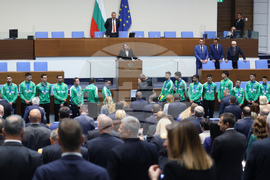 Народно събрание - волейболисти - награждаване