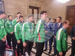 Народно събрание - волейболисти - награждаване