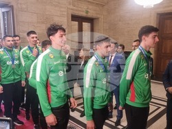 Народно събрание - волейболисти - награждаване