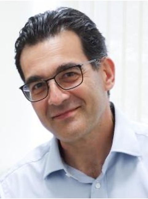 Българският учен д-р Владимир Кефалов получи награда на Бостънския университет