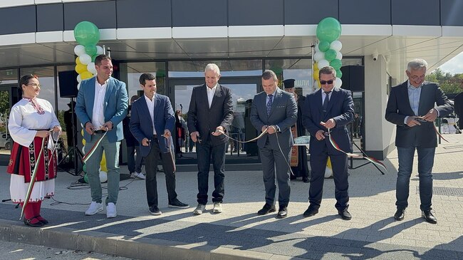 Кметът на Русе Пенчо Милков и ръководството на „Мегатрон“ откриха модерния комплекс на компанията в Мартен