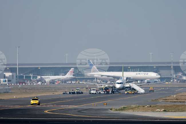 Дроновете над летището в Брюксел не са дело на любители, заяви Белгия