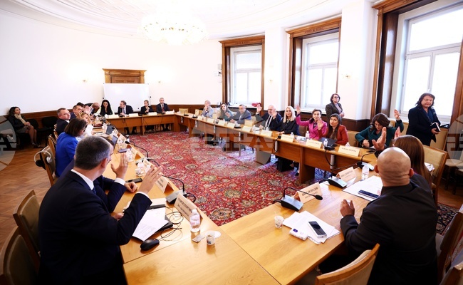 Възрастта за пенсиониране не трябва да се увеличава, каза министър Гуцанов