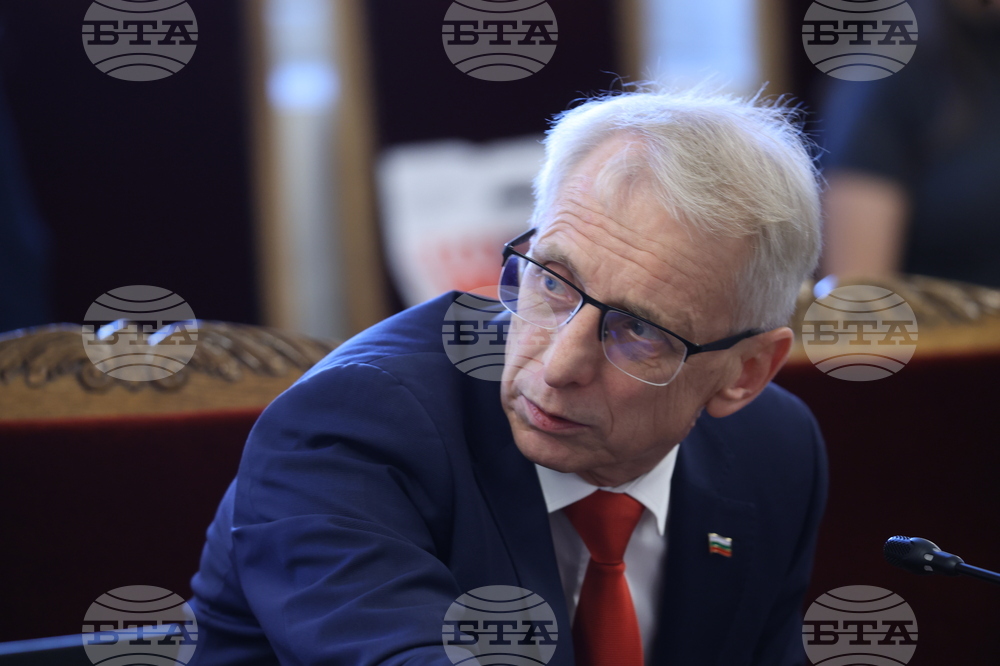 За нас е стратегически важно да създадем собствен специализиран модел на образование, каза министър Красимир Вълчев 