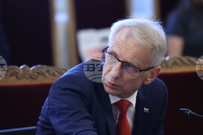 За нас е стратегически важно да създадем собствен специализиран модел на образование, каза министър Красимир Вълчев 