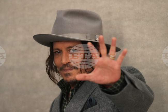 Изложба на Джони Деп се открива днес в малкия германски град Емендинген