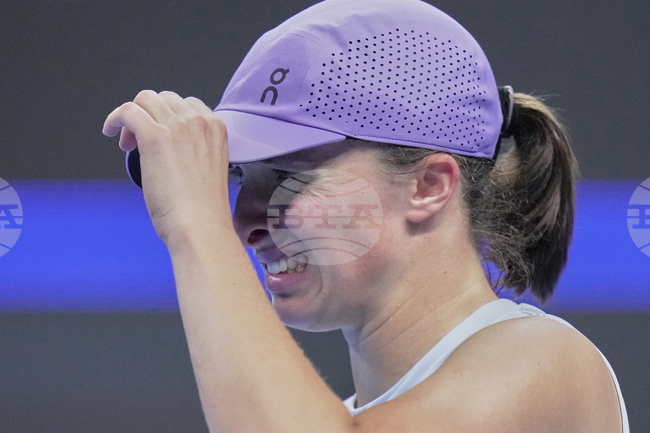 Ига Швьонтек е в третия кръг на турнира в Ухан и стана първата тенисистка от 1990, която печели първите си мачове в 68 поредни турнира