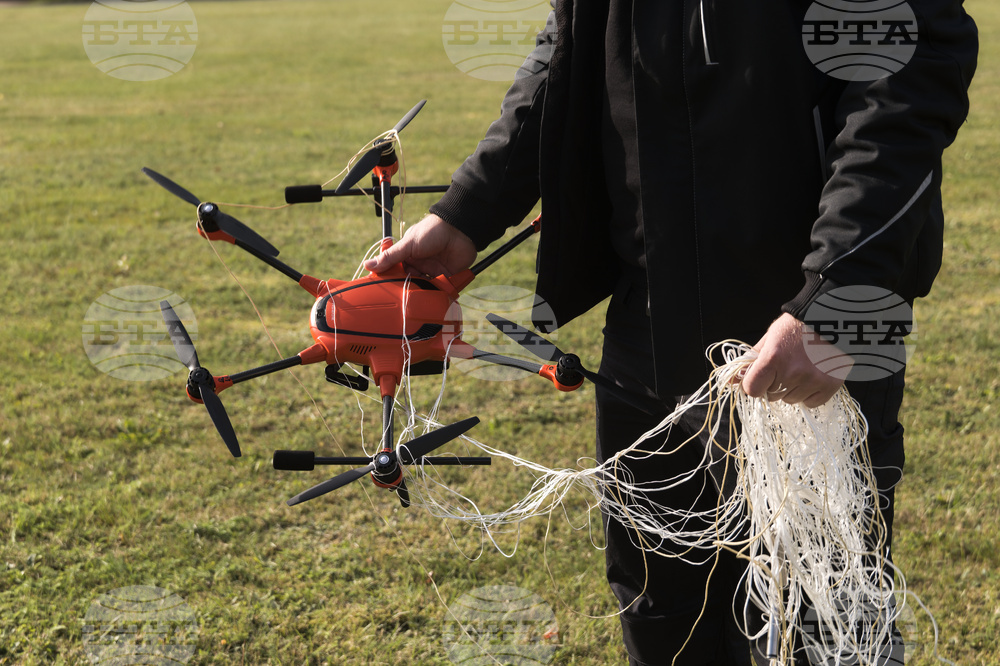 Германски военни обявиха успешно изпитание на рояк от дронове, базиран на изкуствен интелект