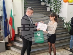 Велико Търново - лятната кампания - „Ела в библиотеката с приятели“ - награждаване