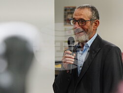 Пловдив - „Седемдесет обиколки около слънцето“ - изложба - доц. Свилен Костадинов