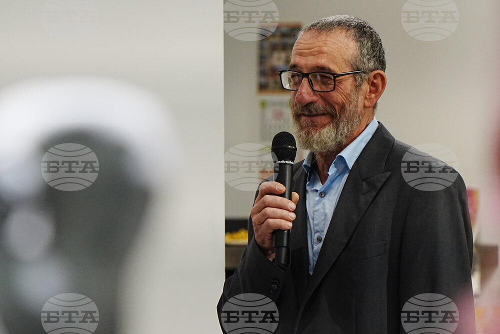 Пловдив - „Седемдесет обиколки около слънцето“ - изложба - доц. Свилен Костадинов