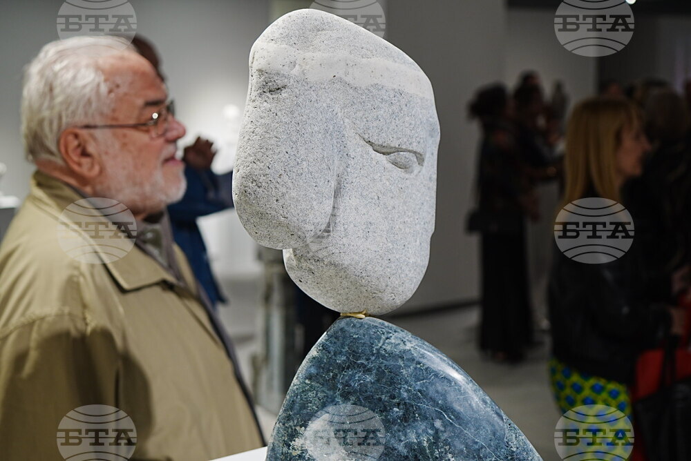 Пловдив - „Седемдесет обиколки около слънцето“ - изложба - доц. Свилен Костадинов