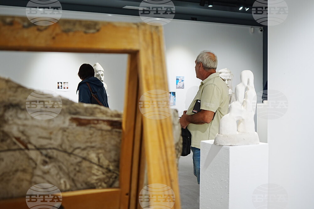 Пловдив - „Седемдесет обиколки около слънцето“ - изложба - доц. Свилен Костадинов