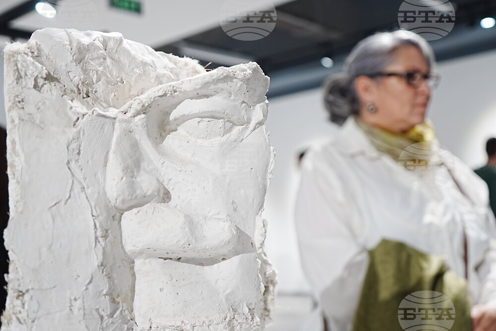 Пловдив - „Седемдесет обиколки около слънцето“ - изложба - доц. Свилен Костадинов