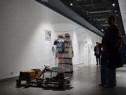 Пловдив - „Седемдесет обиколки около слънцето“ - изложба - доц. Свилен Костадинов