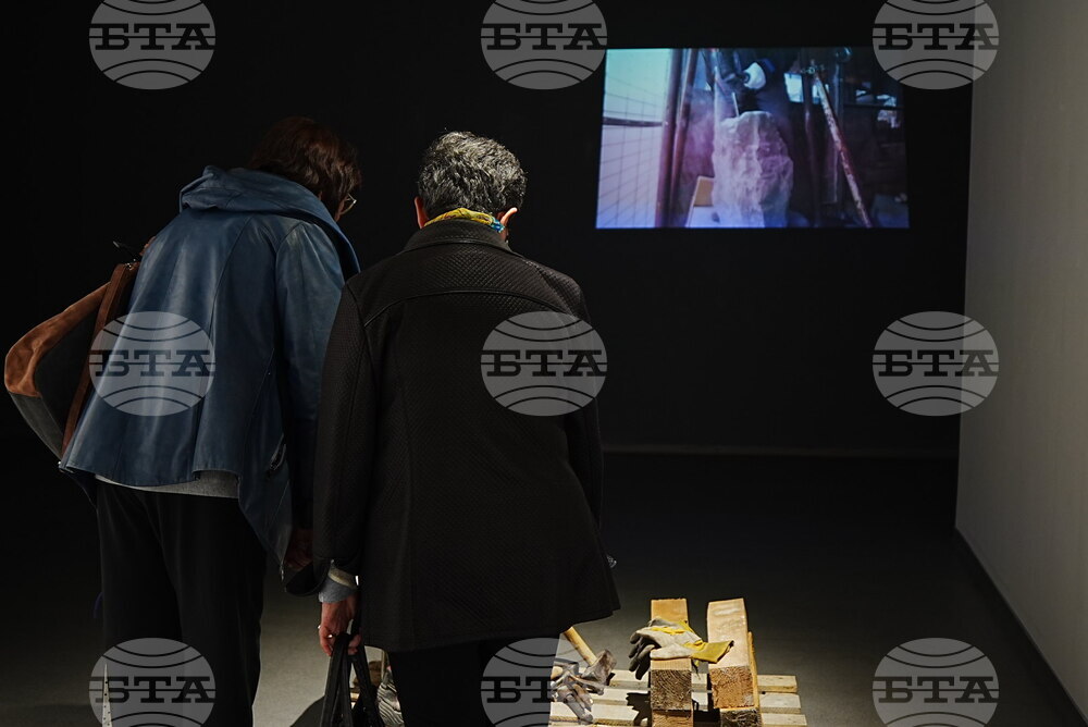 Пловдив - „Седемдесет обиколки около слънцето“ - изложба - доц. Свилен Костадинов