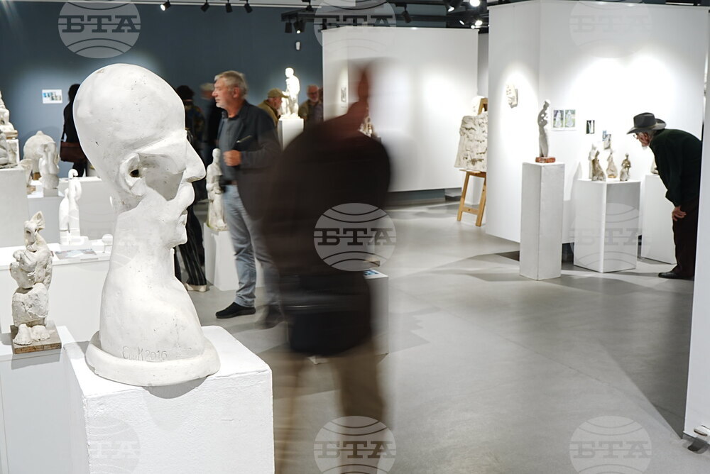 Пловдив - „Седемдесет обиколки около слънцето“ - изложба - доц. Свилен Костадинов