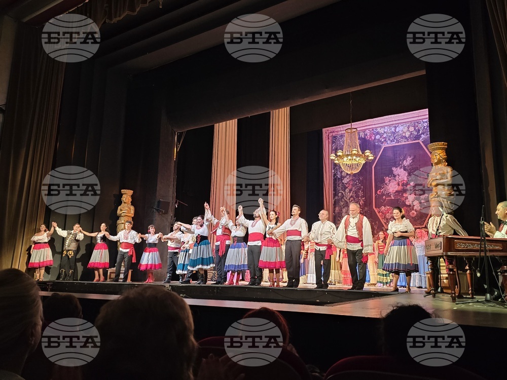 Националният музикален театър откри новия си сезон с празничния концерт спектакъл „Чардаш и цимбал“
