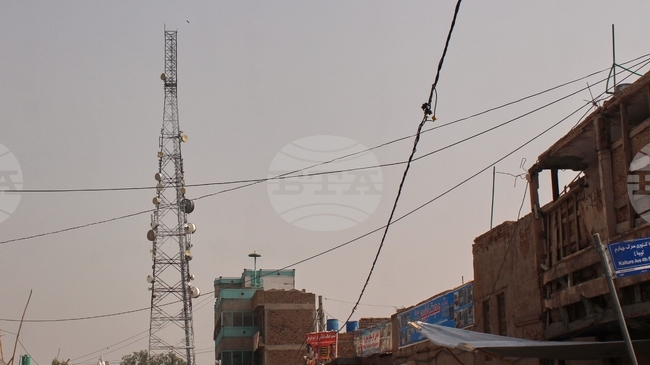 Франс прес: Две мощни експлозии отекнаха в днес сутринта в Джалалабад, в източната част на Афганистан