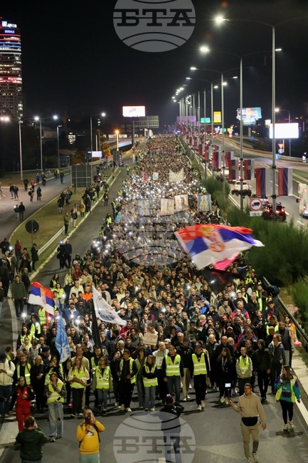Студентка в Сърбия, участваща в антиправителствените протести, е станала обект на полицейско насилие, твърдят нейни колеги 