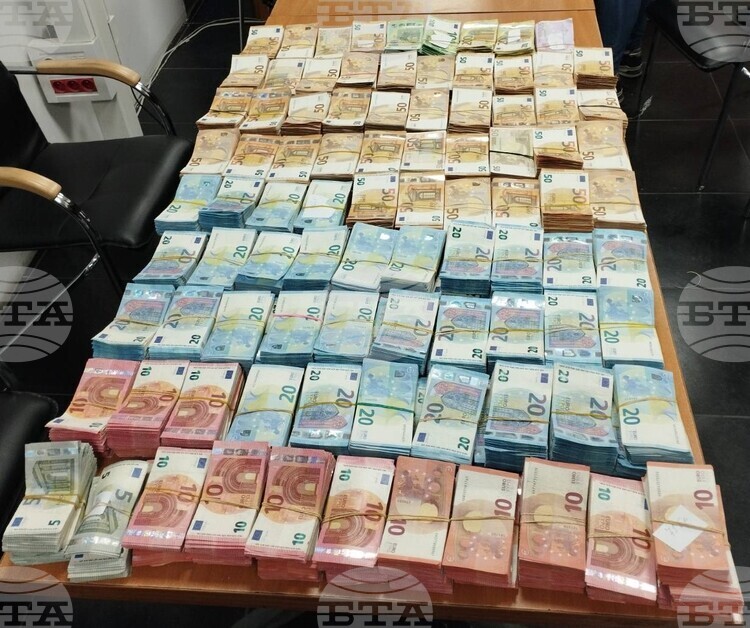 БТА :: Недекларирана валута за над 1,36 млн. лева е открита на "Капитан ...